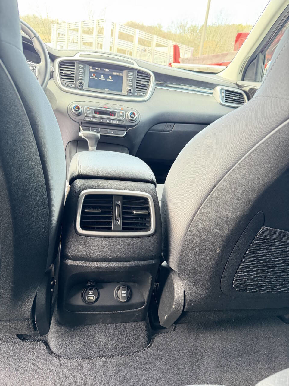 Used 2019 Kia Sorento S image 29