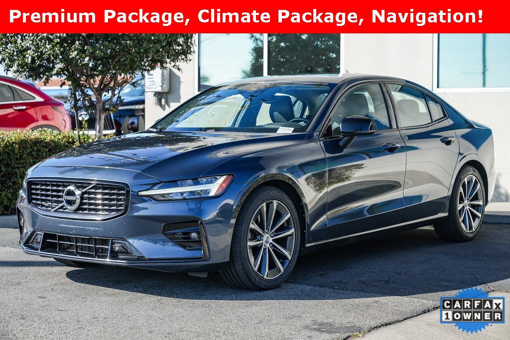 Used 2022 Volvo S60 B5 Momentum image 3