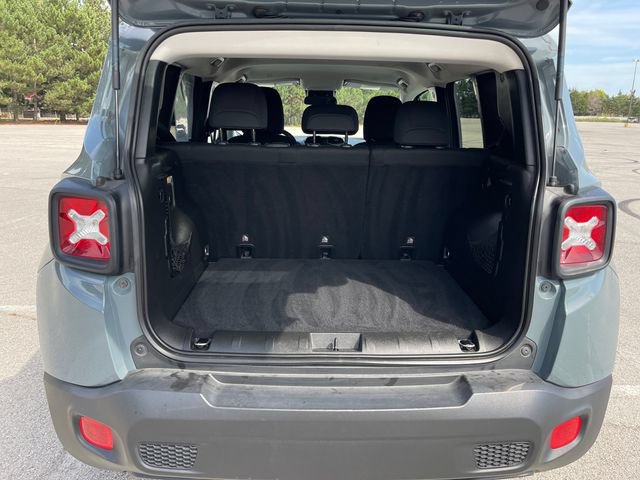 Used 2018 Jeep Renegade Latitude w/ Cold Weather Group AWD/4WD image 17