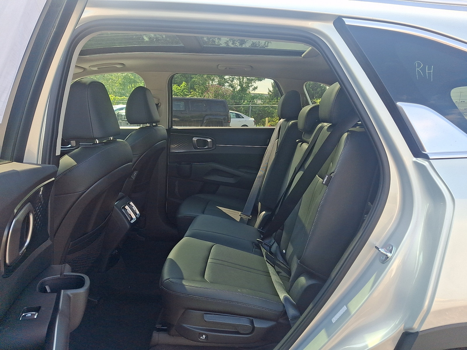 New 2026 Kia Sorento S AWD/4WD image 9