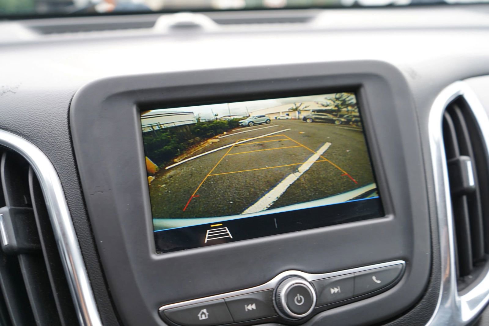 Used 2019 Chevrolet Equinox LT FWD image 27