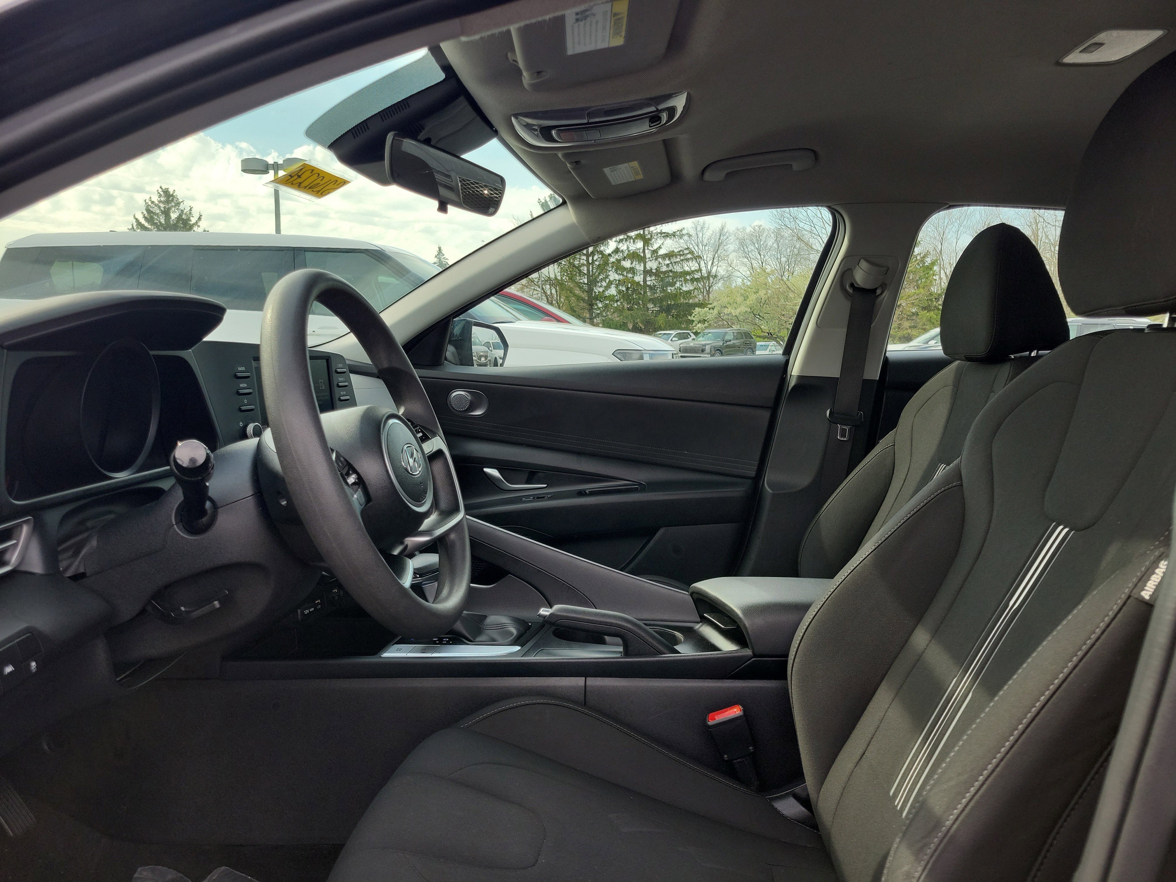 Used 2023 Hyundai Elantra SEL FWD image 15