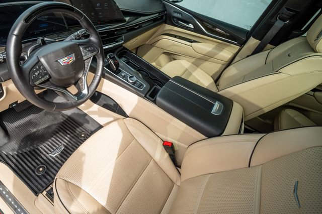 Used 2024 Cadillac Escalade Premium Luxury w/ Performance Package RWD image 7