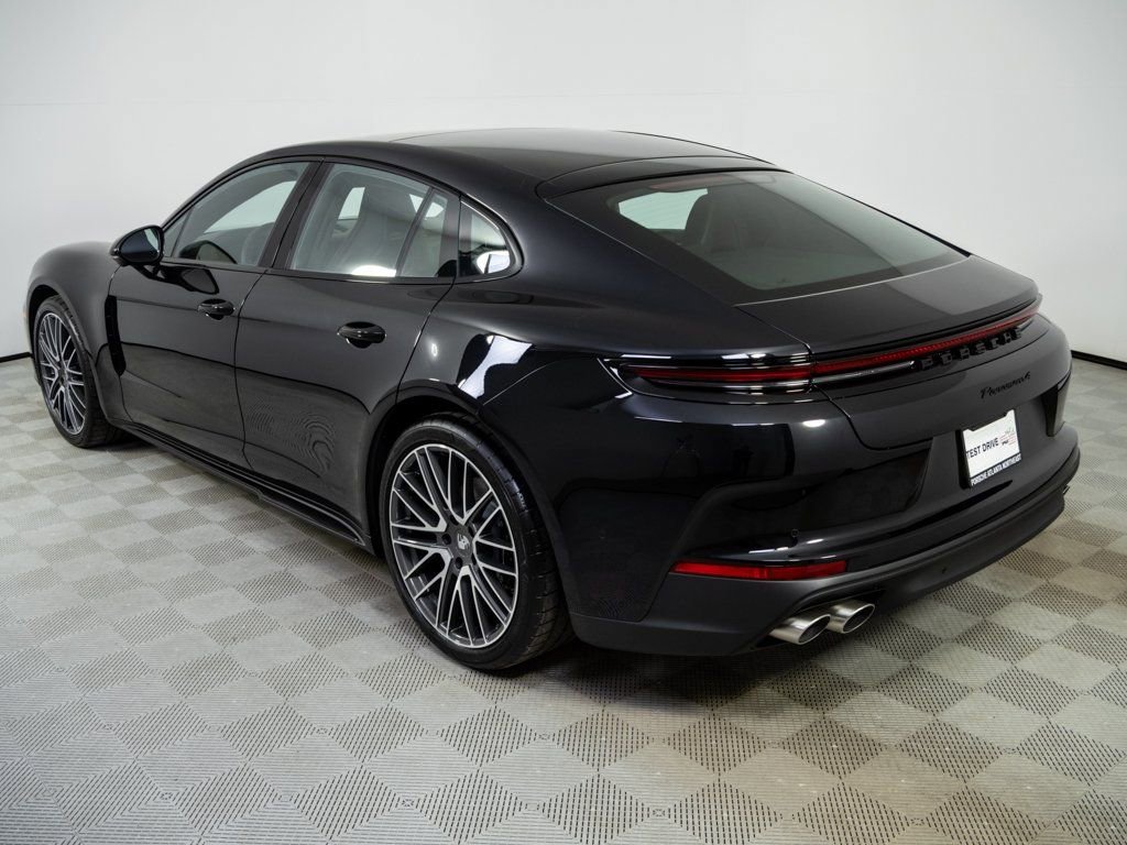 New 2026 Porsche Panamera 4 image 3