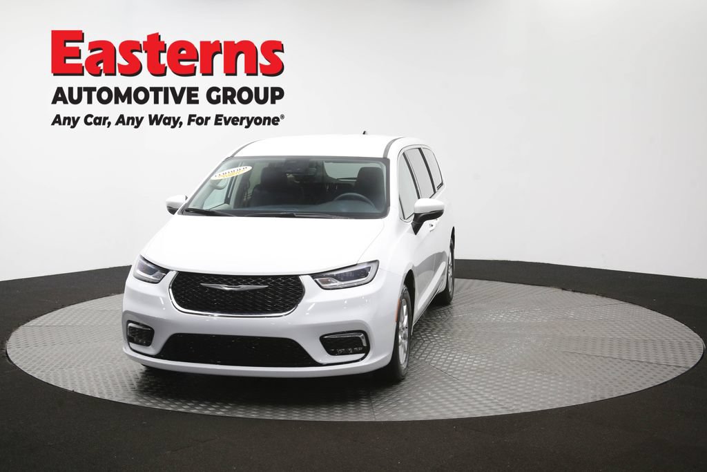 Used 2023 Chrysler Pacifica Touring-L FWD image 54