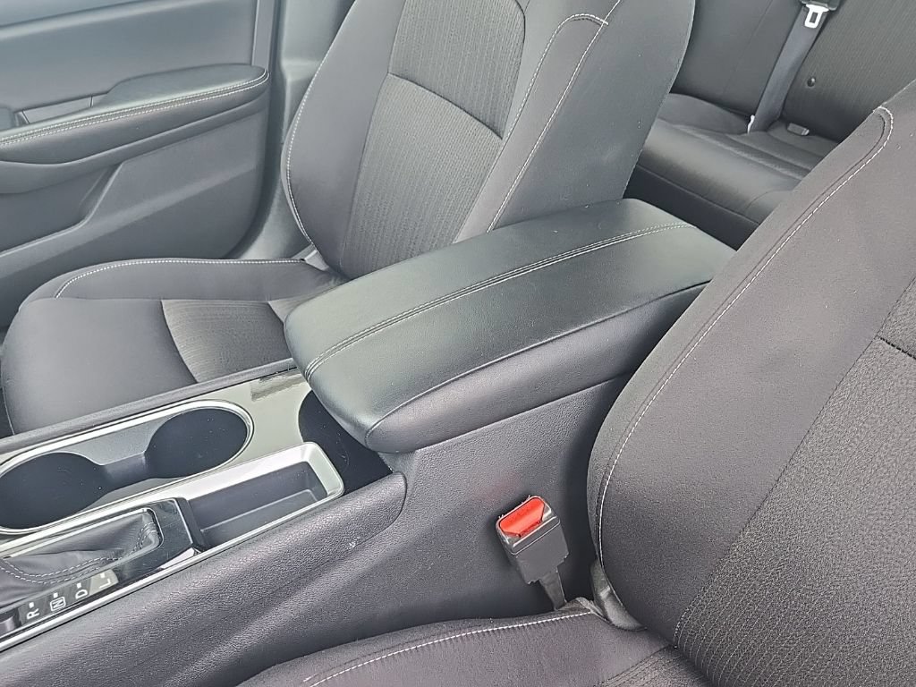 Used 2024 Nissan Altima 2.5 SV FWD image 27