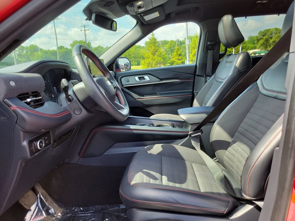 Certified 2025 Ford Explorer ST-Line w/ Premium Package AWD/4WD image 8
