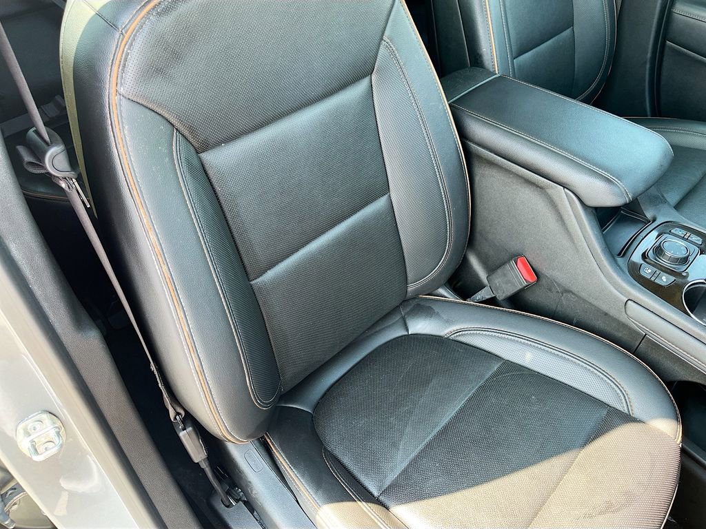 Used 2023 GMC Acadia AT4 w/ Technology Package AWD/4WD image 31