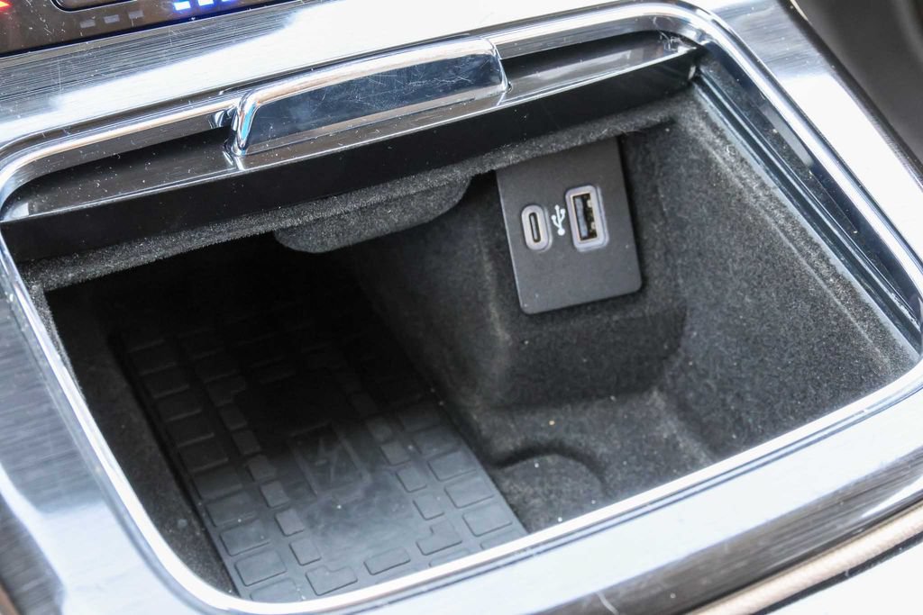 Used 2022 Lincoln Nautilus Reserve AWD/4WD image 27