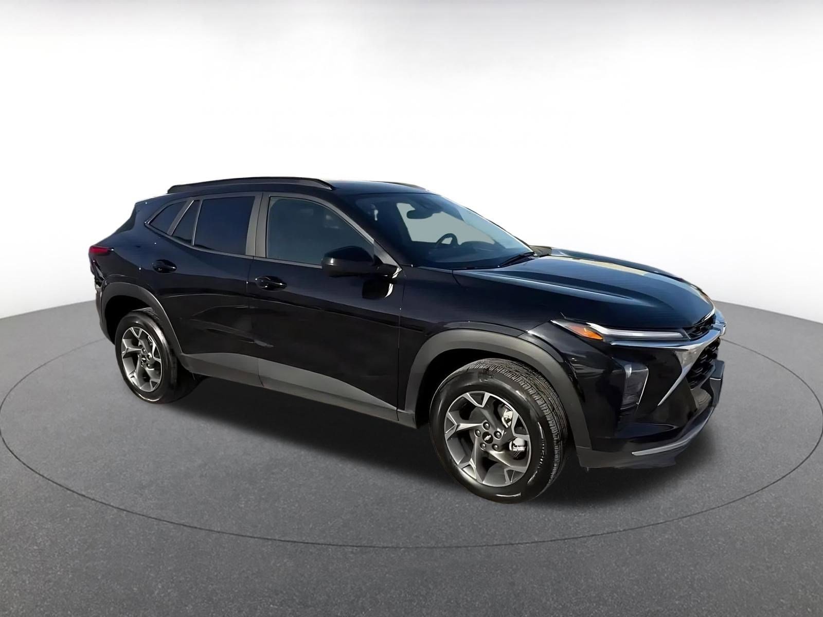 Used 2025 Chevrolet Trax LT w/ LT Convenience Package image 1