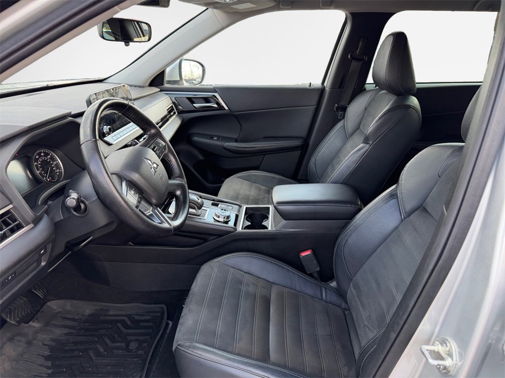 Used 2022 Mitsubishi Outlander SE image 12