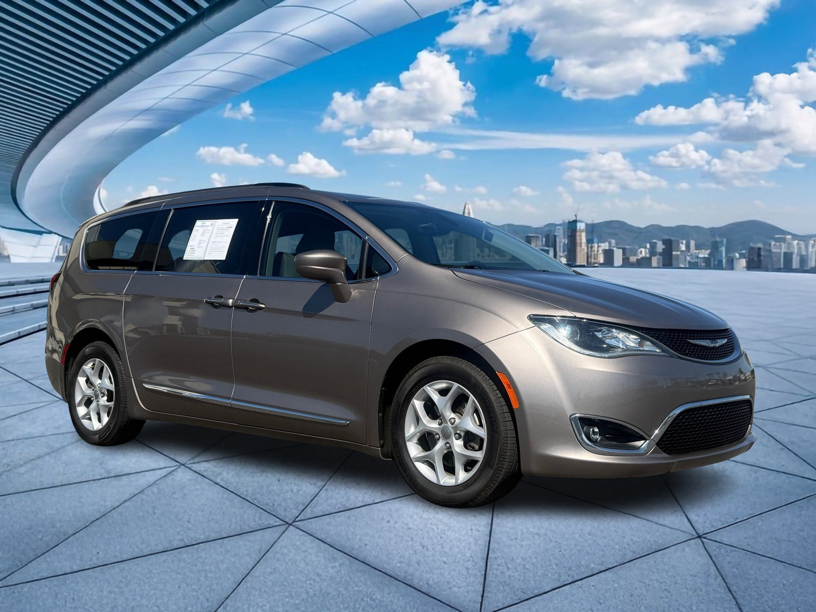 Used 2017 Chrysler Pacifica Touring-L w/ Tire & Wheel Group image 2