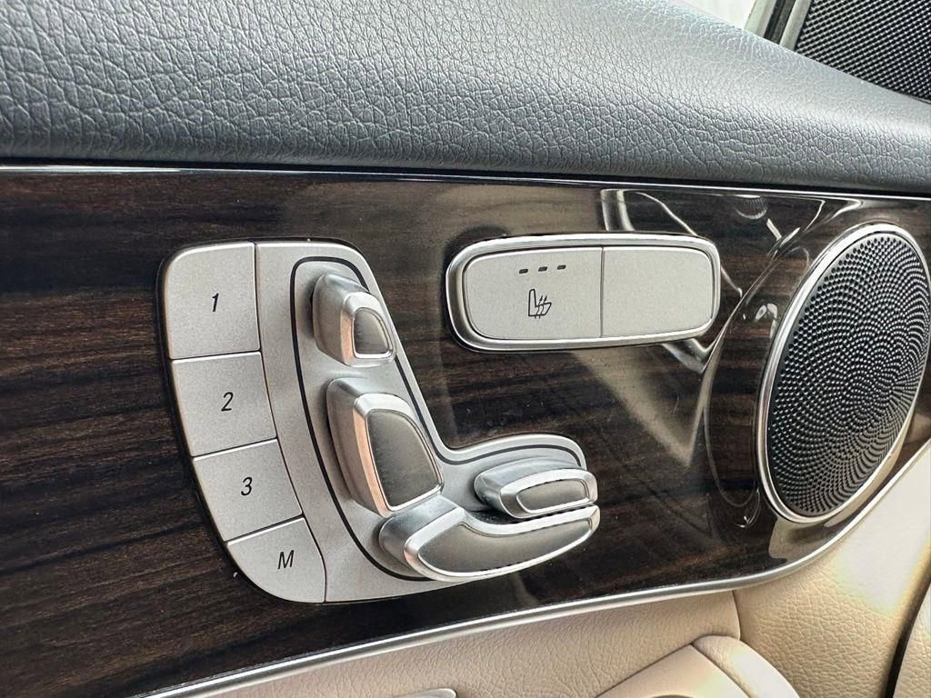 Used 2022 Mercedes-Benz GLC 300 image 16