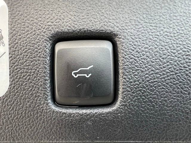 Used 2020 Ford Escape Titanium image 25