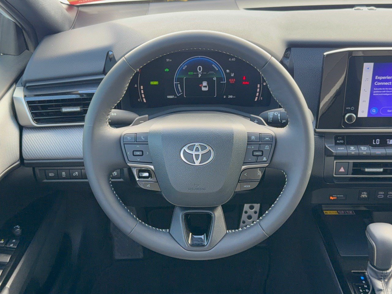 Used 2025 Toyota Camry SE w/ Convenience Package FWD image 10