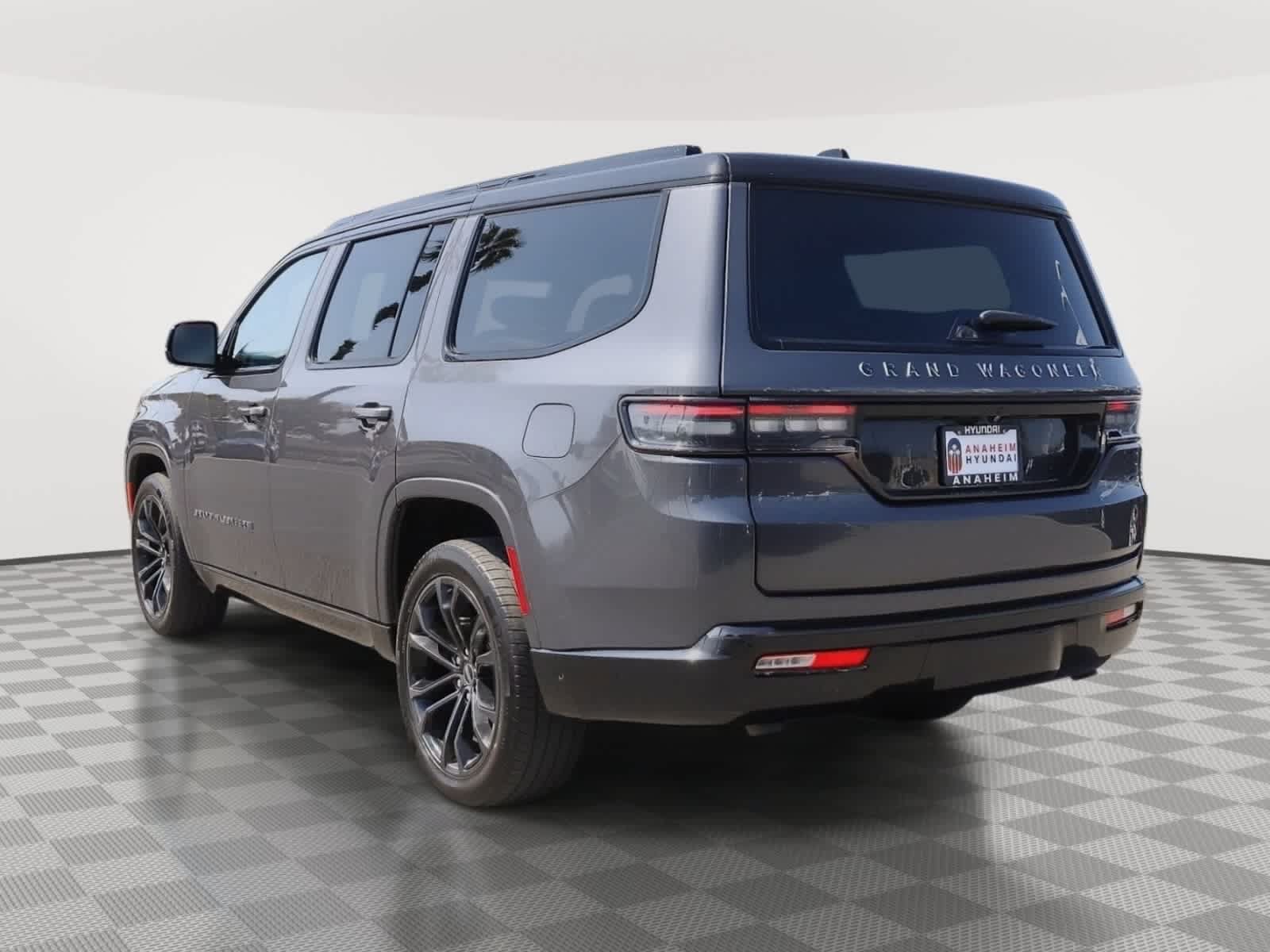 Used 2024 Jeep Grand Wagoneer Series II Obsidian w/ Quick Order Packagew 28T AWD/4WD image 9
