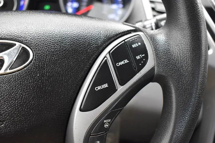 Used 2014 Hyundai Elantra SE FWD image 22