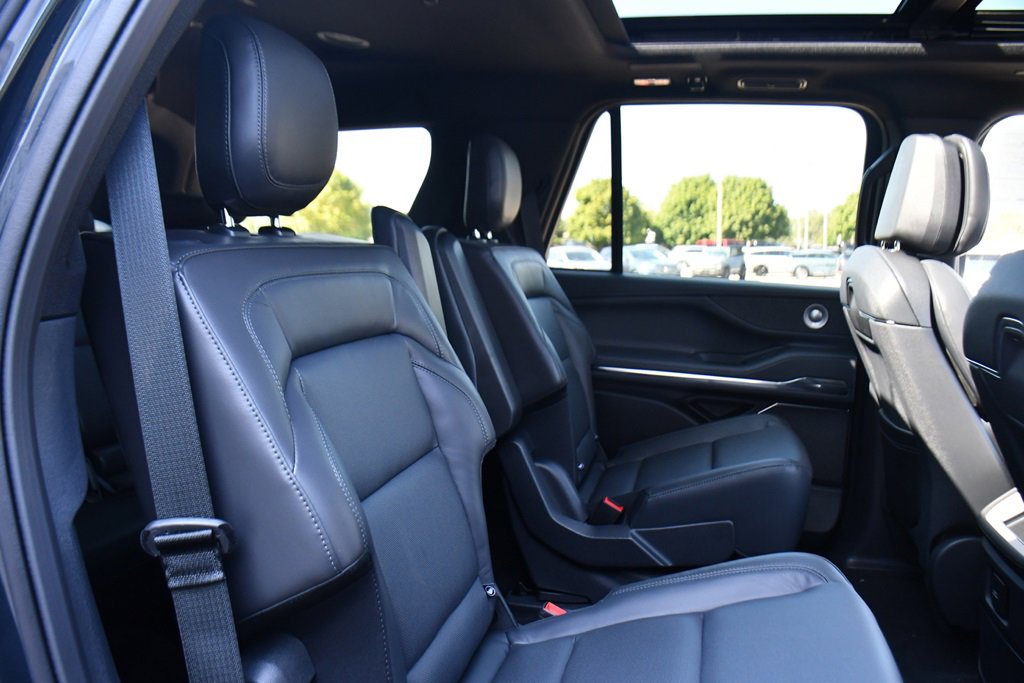 New 2025 Lincoln Navigator Reserve w/ Jet Appearance Package image 18