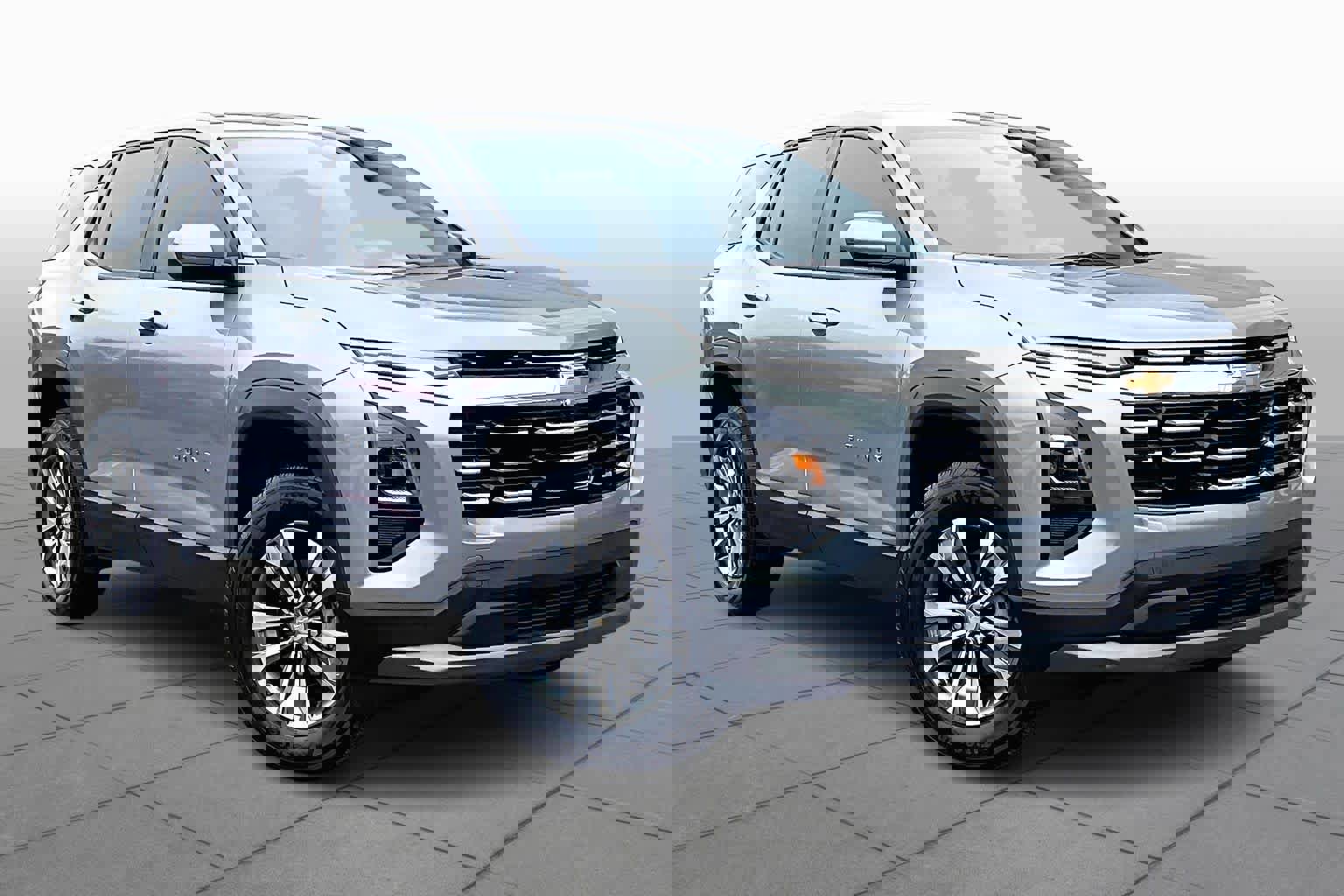 Used 2025 Chevrolet Equinox LT image 2