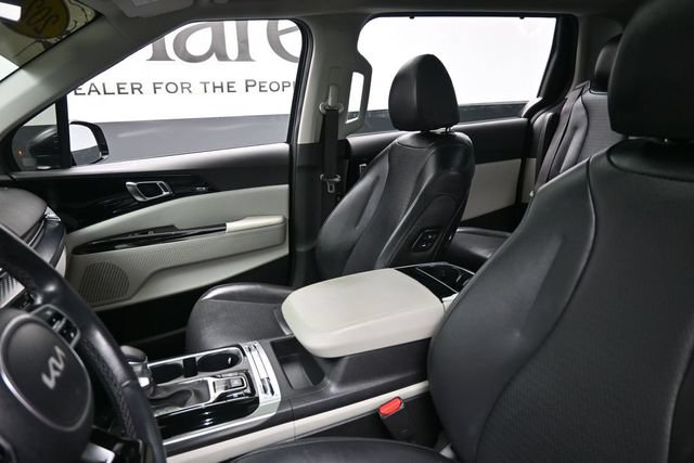 Used 2023 Kia Carnival SX Prestige w/ Paint Protection Package FWD image 17