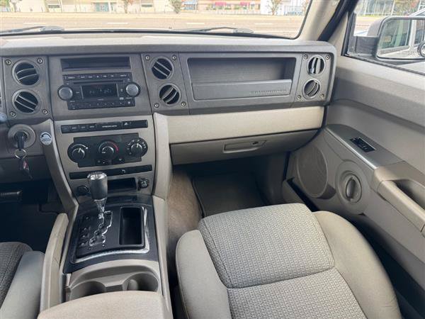Used 2007 Jeep Commander Sport RWD image 11