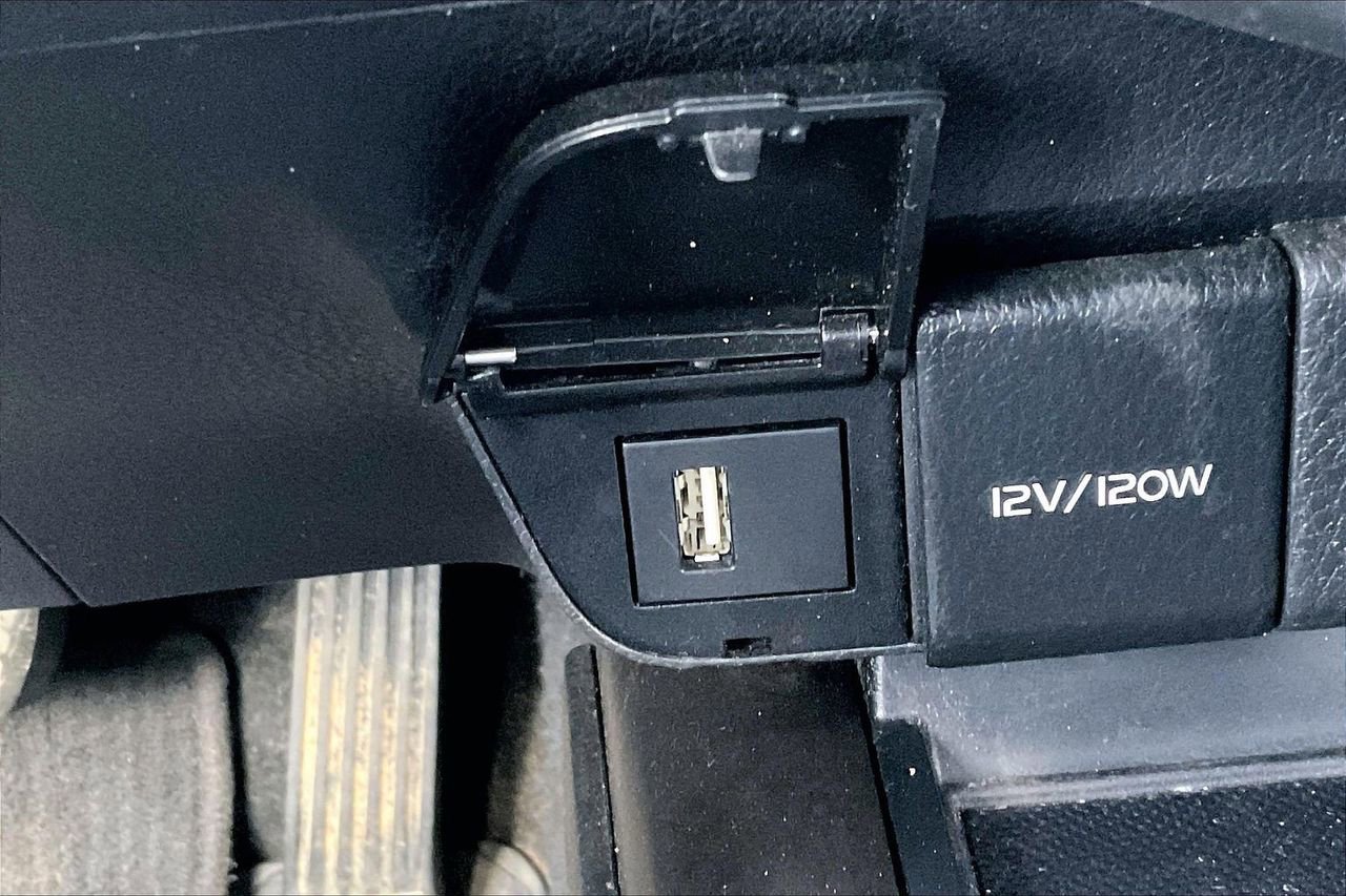 Used 2021 Toyota Camry SE image 16