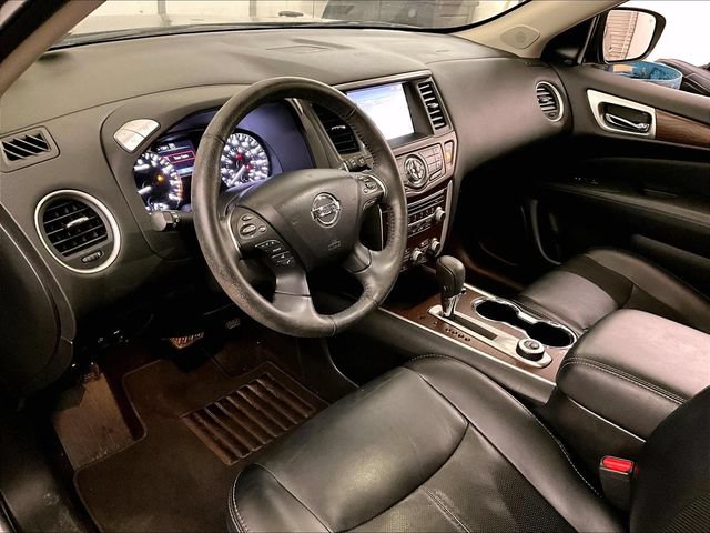Used 2019 Nissan Pathfinder Platinum AWD/4WD image 12