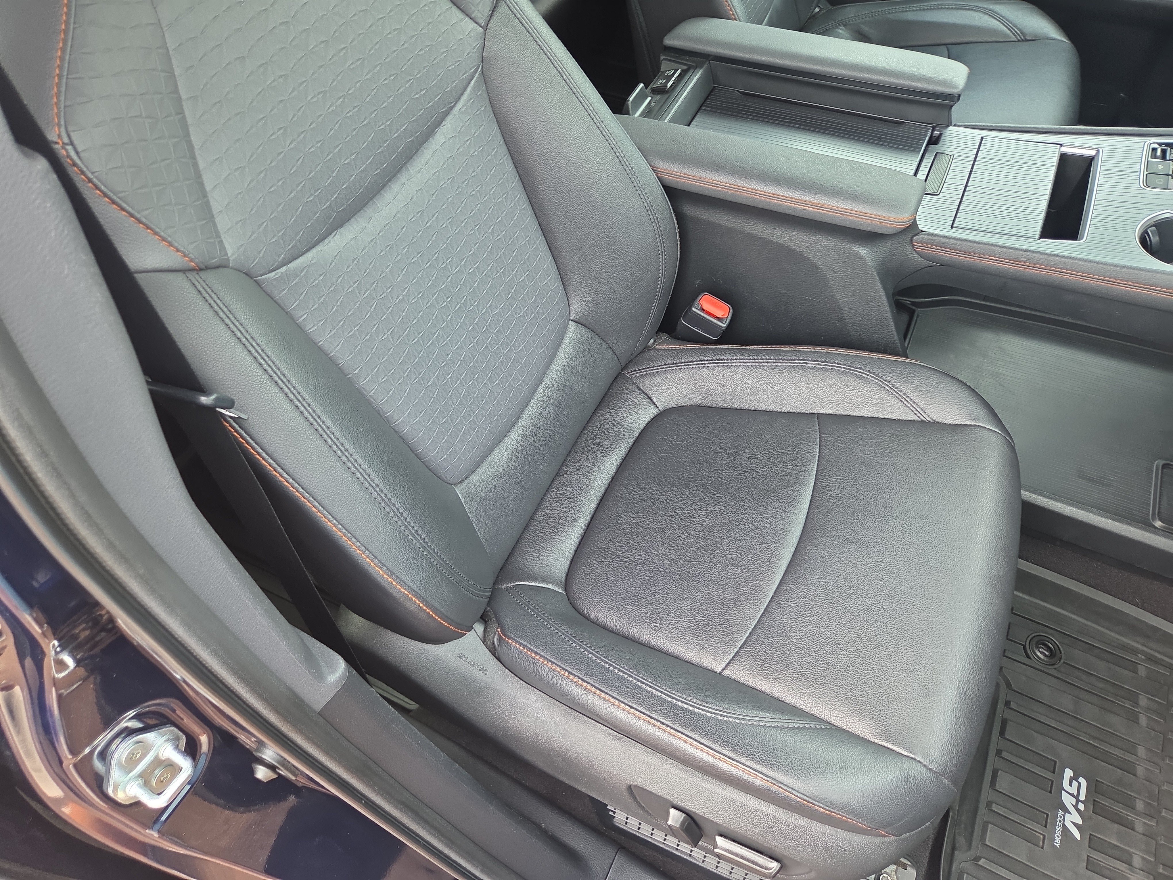 Certified 2023 Toyota Sienna XSE w/ XSE Plus Package AWD/4WD image 16