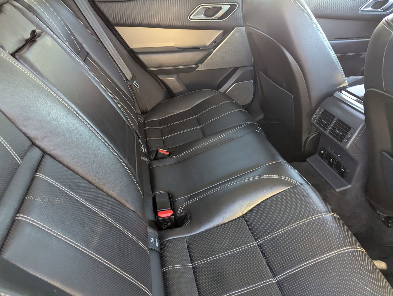 Used 2018 Land Rover Range Rover Velar S AWD/4WD image 15