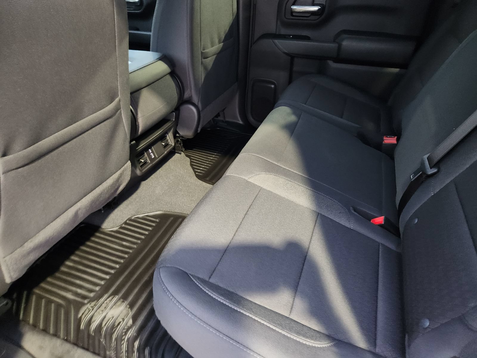 New 2026 Chevrolet Silverado 1500 Custom w/ LPO, Dark Essentials Package RWD image 24