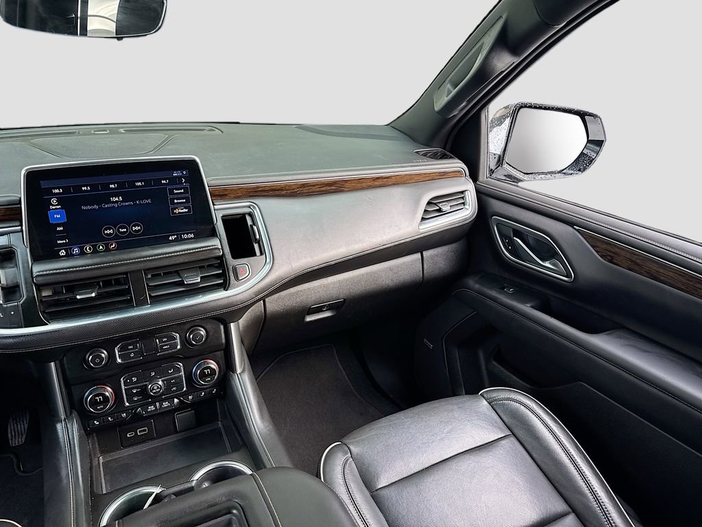 Used 2021 Chevrolet Suburban Premier w/ Premium Package image 25