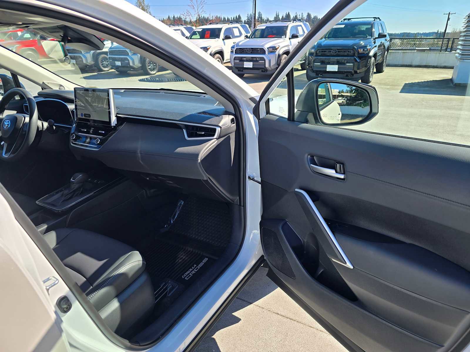 Used 2026 Toyota Corolla Cross XLE w/ Convenience Package image 10
