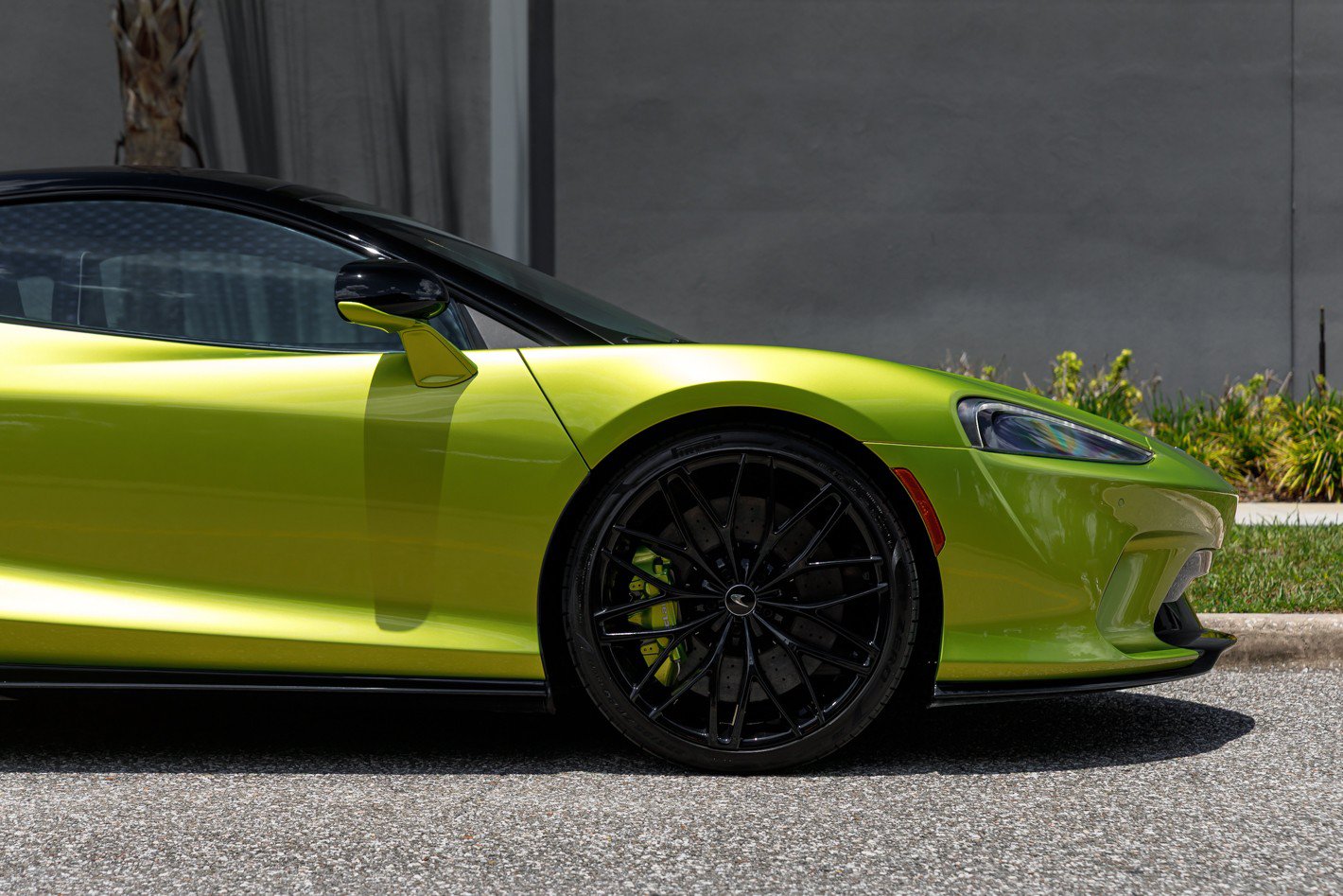 Used 2023 McLaren GT RWD image 14