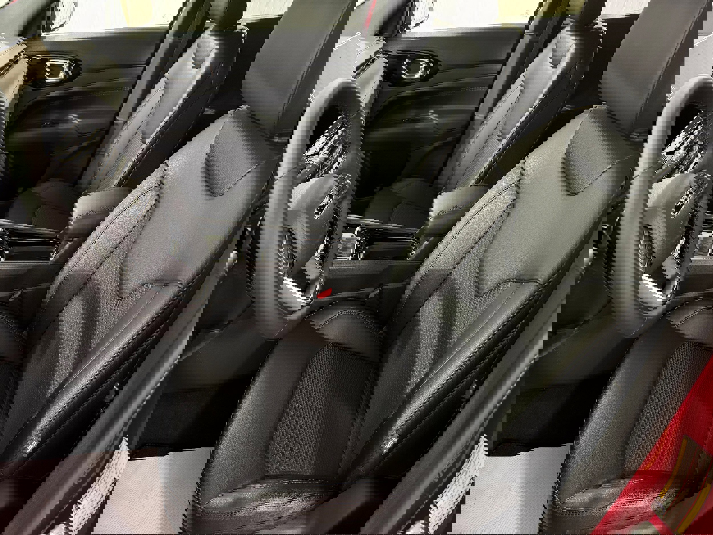 New 2026 Jeep Compass Latitude image 13