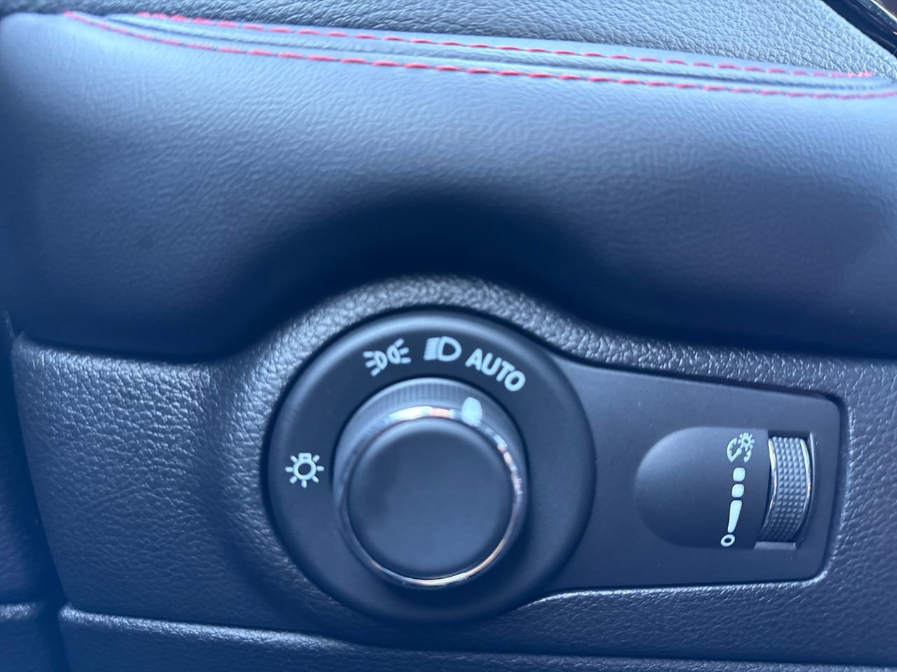 Used 2025 Dodge Durango R/T image 30