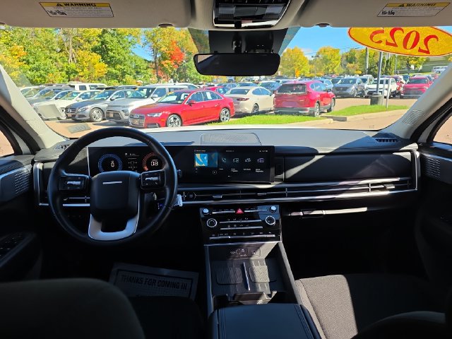 Used 2025 Hyundai Santa Fe SE w/ Tow & Go Package AWD/4WD image 19