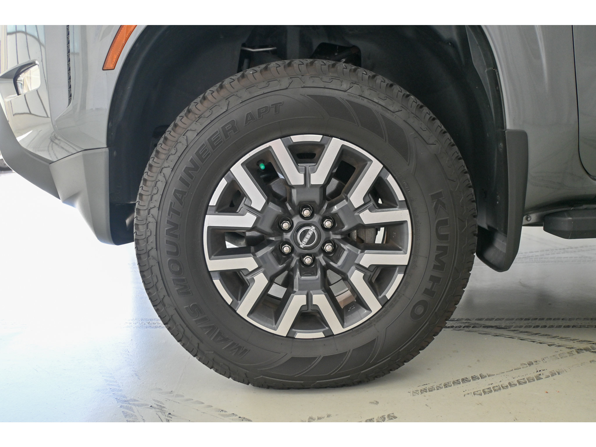 Used 2022 Nissan Frontier SV w/ Technology Package AWD/4WD image 22