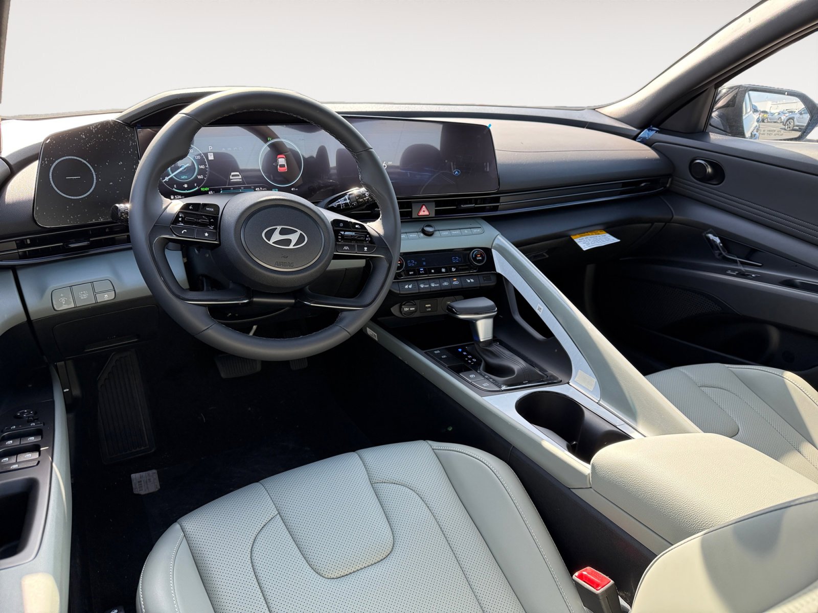 New 2025 Hyundai Elantra Limited image 15