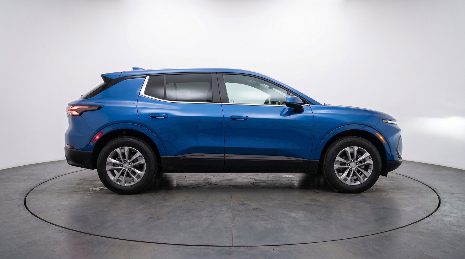 Used 2025 Chevrolet Equinox LT FWD image 11