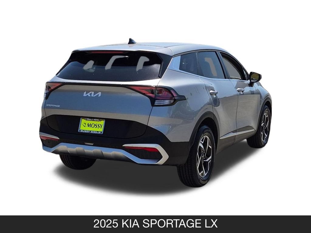 Used 2025 Kia Sportage LX FWD image 9