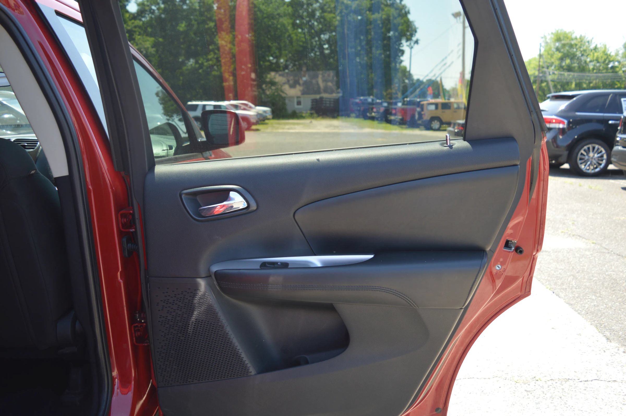 Used 2016 Dodge Journey SXT FWD image 28