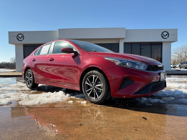 Used 2024 Kia Forte LXS image 3