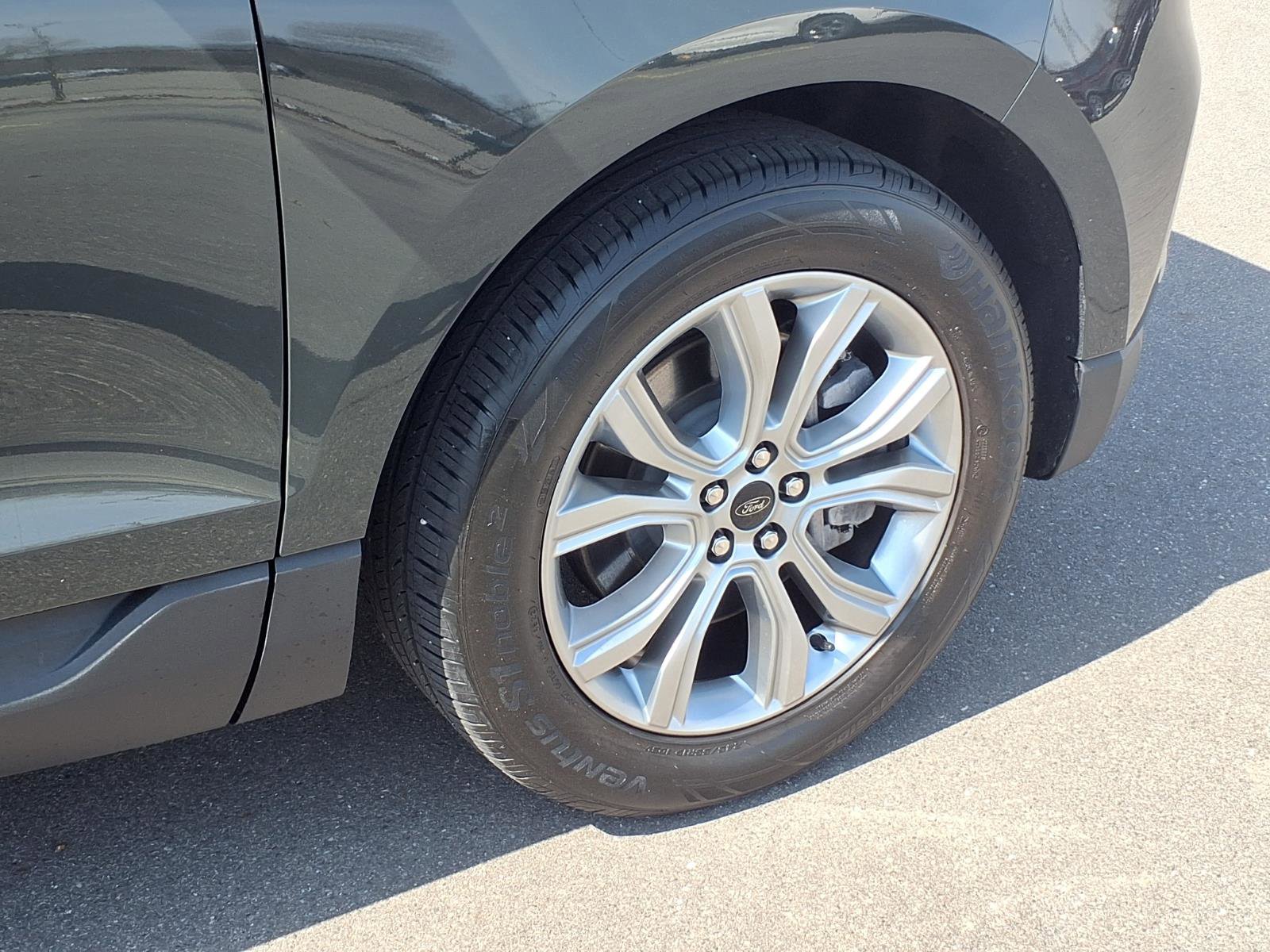 Used 2024 Ford Edge Titanium image 27