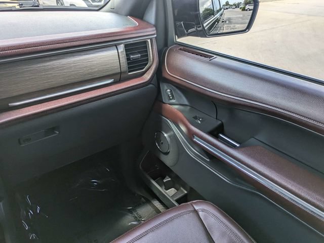 Used 2022 Ford Expedition Max Limited AWD/4WD image 20