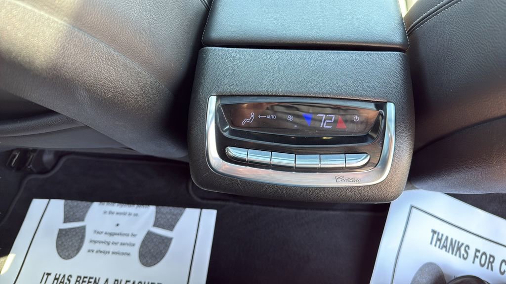 Used 2022 Cadillac XT6 Luxury AWD/4WD image 18