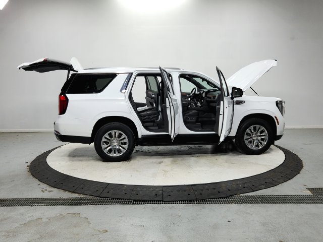 Used 2025 GMC Yukon Denali RWD image 17