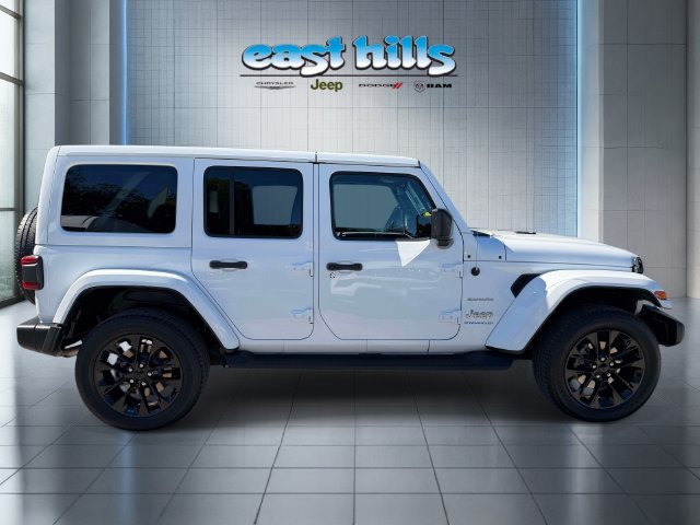 Used 2023 Jeep Wrangler Unlimited Sahara w/ Cold Weather Group AWD/4WD image 2