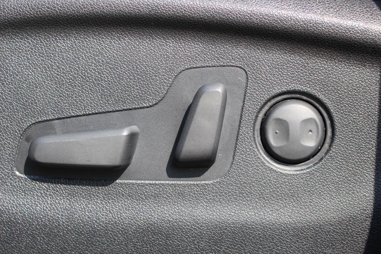 Used 2016 Kia Sorento LX w/ LX Convenience Package image 14