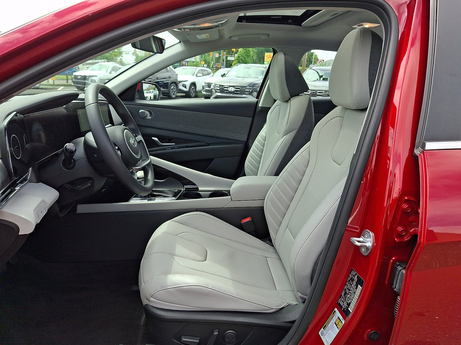 Certified 2023 Hyundai Elantra Limited w/ Preferred Accessory Package FWD image 12