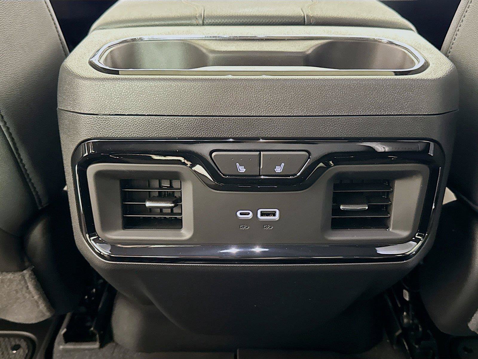New 2026 GMC Sierra 1500 AT4 w/ AT4 Premium Package AWD/4WD image 14